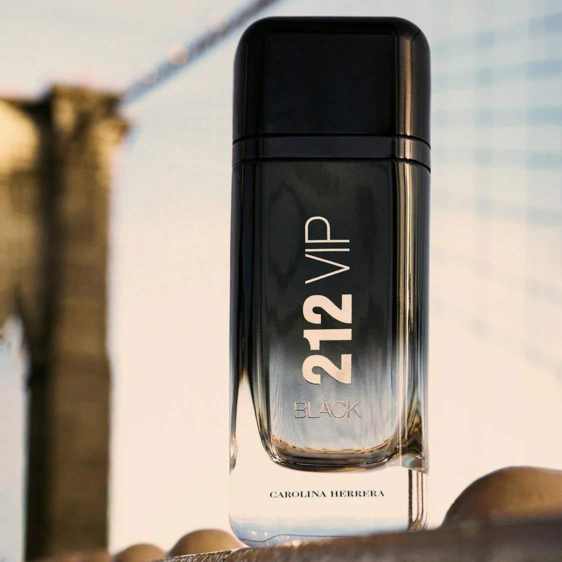 Carolina Herrera 212 Vip Black For Men EDP - Image 4