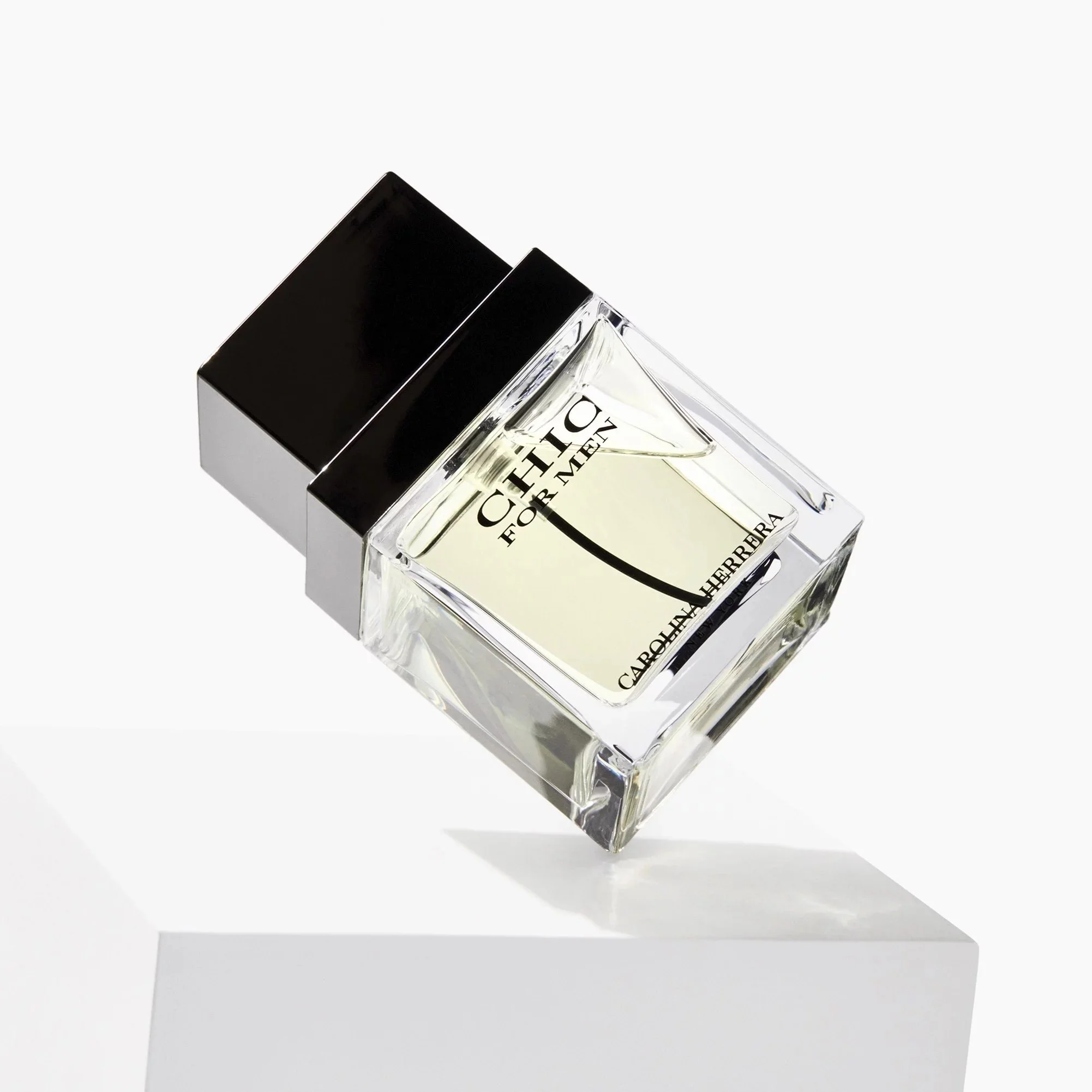 Carolina Herrera Chic EDT - Image 2